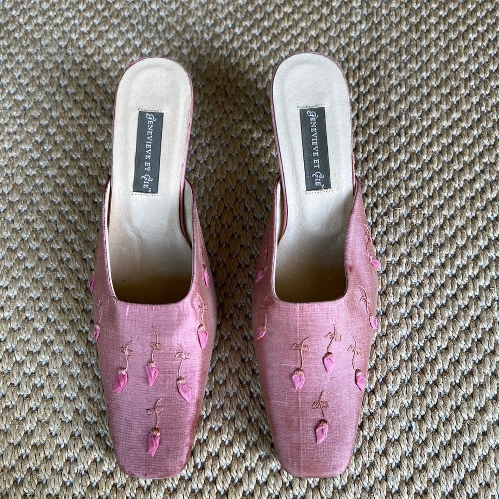 Genevieve Et Cie square toe kitten heel mule pink embroidered flowers US 10